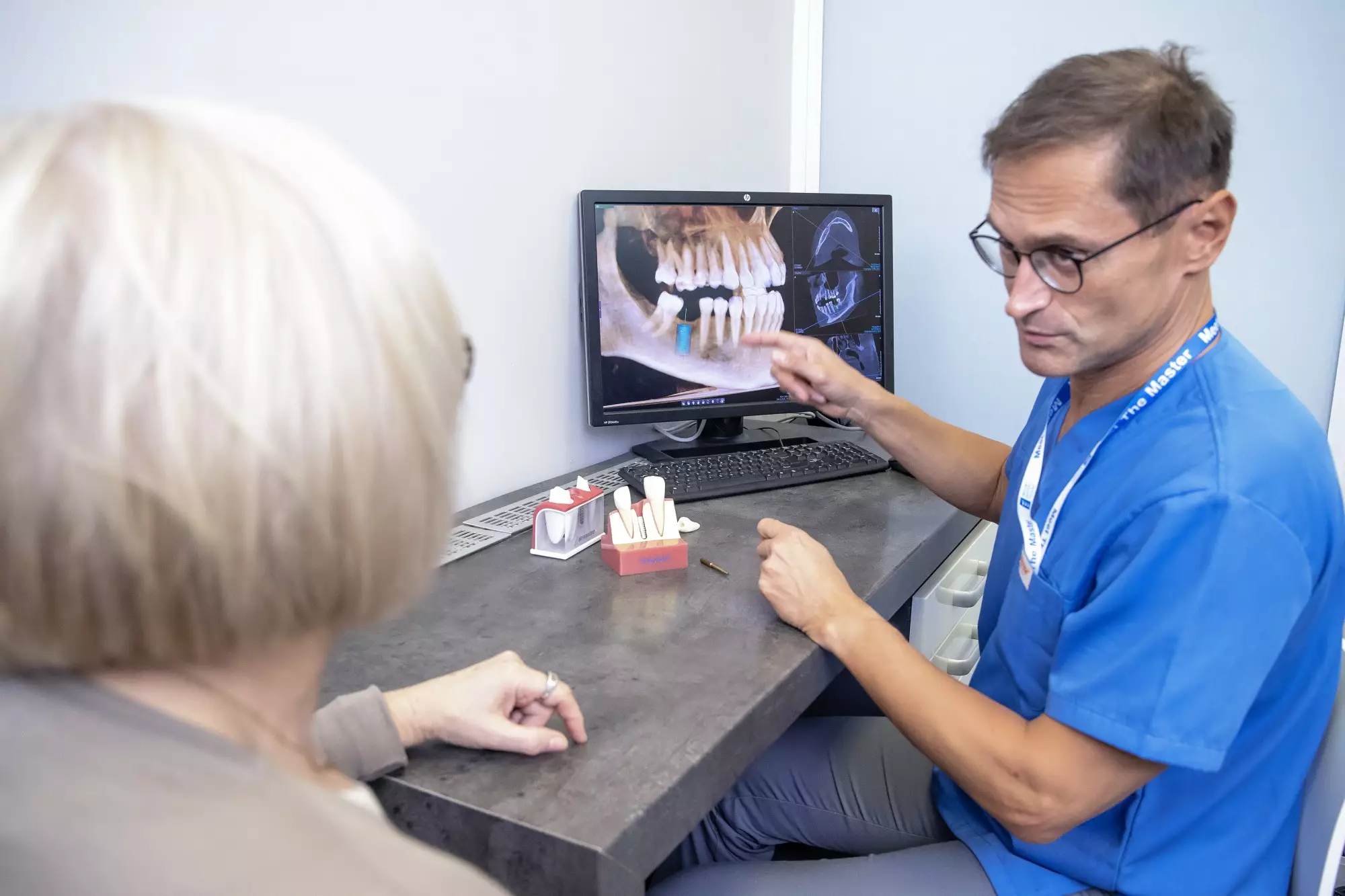 Tomografia oraz szczegółowe planowanie wszczepienia to stałe etapy implanty zębów Łódź - JMC Stomatologia